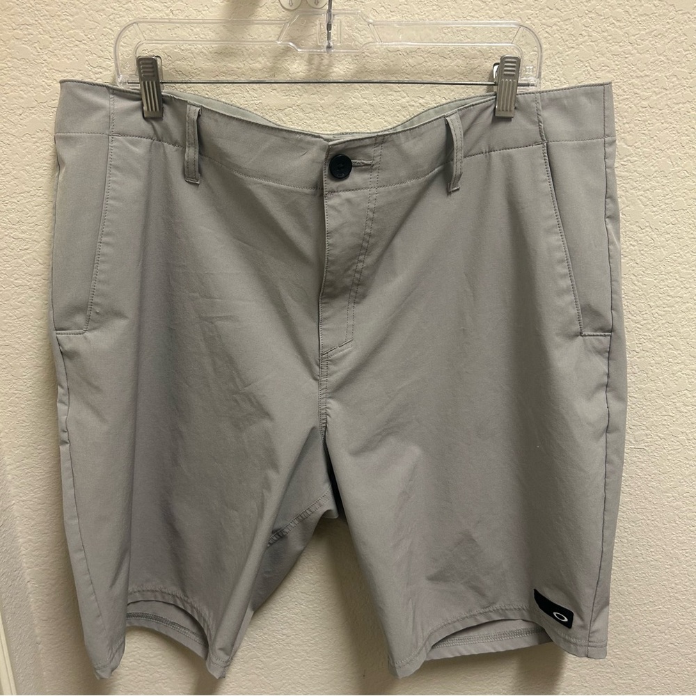 Oakley Light Gray Men's Shorts